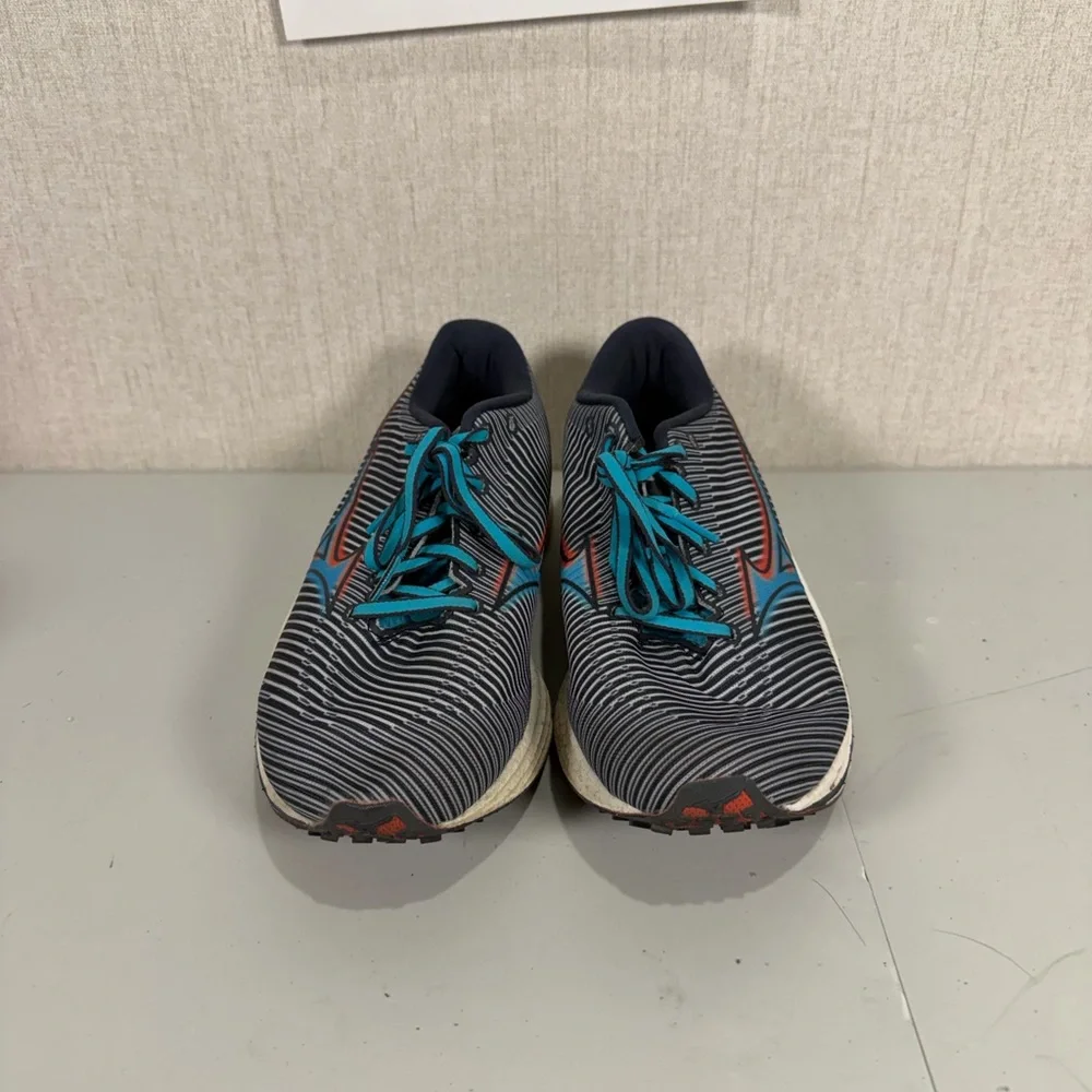 Mizuno women wave